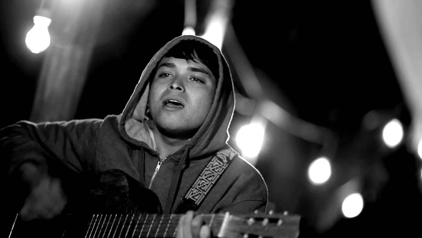 Anthony Escandón: video musical de «Tu primer día de muerto»